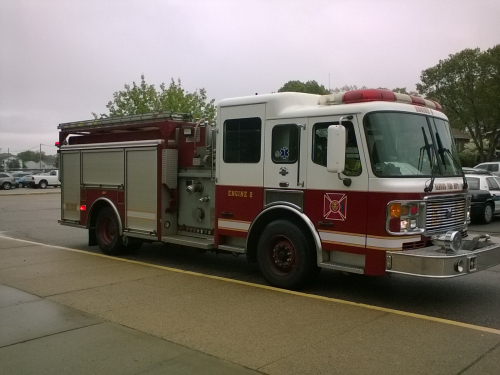 Additional photo  of Warwick Fire
                    Engine 2, a 2004 American LaFrance Eagle                     taken by Kieran Egan