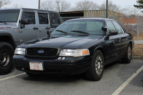 Additional photo  of Warwick Fire
                    Car 5, a 2005 Ford Crown Victoria Police Interceptor                     taken by Kieran Egan