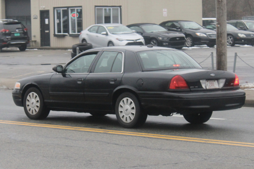 Additional photo  of Warwick Fire
                    Car 32, a 2009-2011 Ford Crown Victoria Police Interceptor                     taken by @riemergencyvehicles