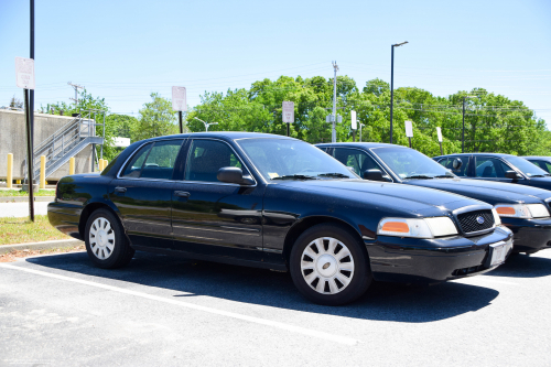 Additional photo  of Warwick Fire
                    Car 4, a 2006-2008 Ford Crown Victoria Police Interceptor                     taken by Kieran Egan