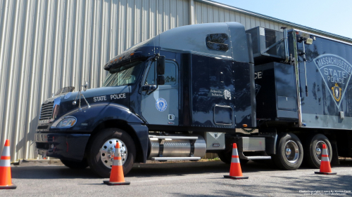 Additional photo  of Massachusetts State Police
                    Truck 99, a 2004 Freightliner                     taken by Kieran Egan