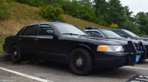 Additional photo  of Bridgewater State University Police
                    Cruiser 912, a 2011 Ford Crown Victoria Police Interceptor                     taken by Kieran Egan