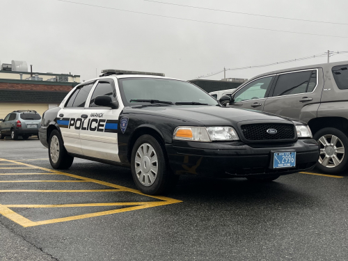 Additional photo  of Warwick Police
                    Cruiser R-81, a 2009-2011 Ford Crown Victoria Police Interceptor                     taken by @riemergencyvehicles