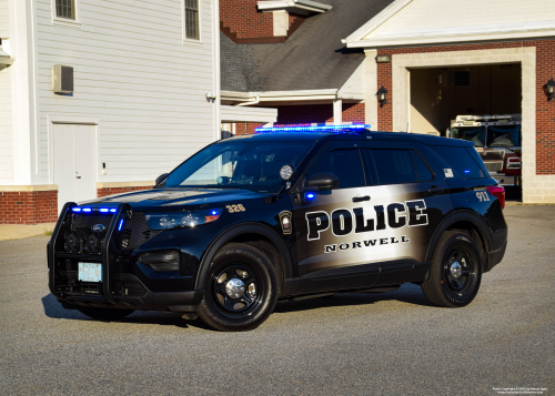 Additional photo  of Norwell Police
                    Cruiser 326, a 2022 Ford Police Interceptor Utility                     taken by Kieran Egan