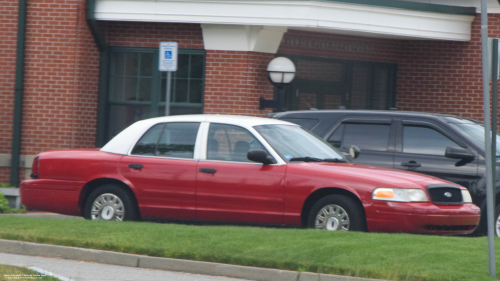 Additional photo  of Warwick Fire
                    Car 3, a 2003-2004 Ford Crown Victoria Police Interceptor                     taken by @riemergencyvehicles