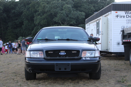 Additional photo  of Warwick Fire
                    Car 32, a 2009-2011 Ford Crown Victoria Police Interceptor                     taken by @riemergencyvehicles