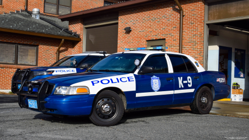 Additional photo  of Barnstable Police
                    E-251, a 2009-2011 Ford Crown Victoria Police Interceptor                     taken by Kieran Egan