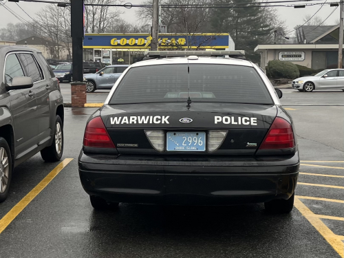 Additional photo  of Warwick Police
                    Cruiser R-81, a 2009-2011 Ford Crown Victoria Police Interceptor                     taken by @riemergencyvehicles