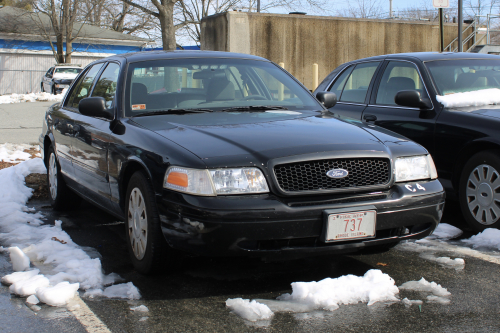 Additional photo  of Warwick Fire
                    Car 4, a 2006-2008 Ford Crown Victoria Police Interceptor                     taken by Kieran Egan
