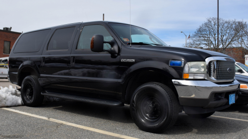 Additional photo  of Woonsocket Police
                    Unmarked Unit, a 2000-2004 Ford Excursion                     taken by Kieran Egan
