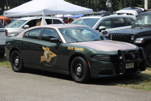Additional photo  of New Hampshire State Police
                    Cruiser 18, a 2017-2021 Dodge Charger                     taken by @riemergencyvehicles