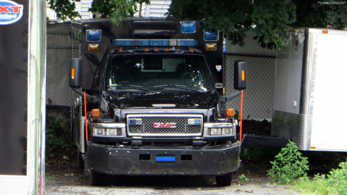 Additional photo  of Quincy Police
                    SWAT Unit, a 2005-2007 GMC/Braun                     taken by Kieran Egan