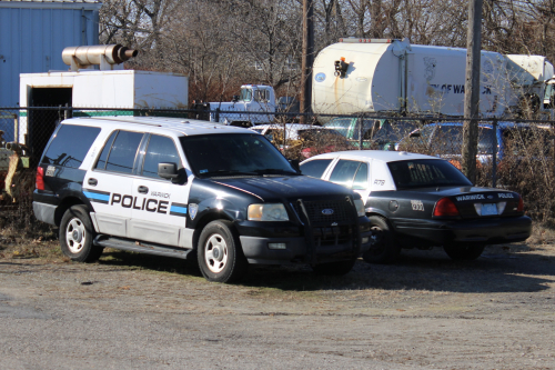 Additional photo  of Warwick Police
                    Car 62, a 2003-2005 Ford Expedition                     taken by @riemergencyvehicles