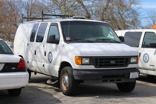 Additional photo  of Warwick Public Works
                    Van 2023, a 1997-2007 Ford Econoline                     taken by @riemergencyvehicles