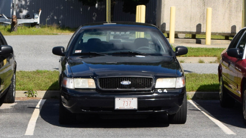 Additional photo  of Warwick Fire
                    Car 4, a 2006-2008 Ford Crown Victoria Police Interceptor                     taken by @riemergencyvehicles