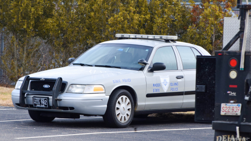 Additional photo  of Rhode Island State Police
                    Cruiser 982, a 2006-2008 Ford Crown Victoria Police Interceptor                     taken by Kieran Egan