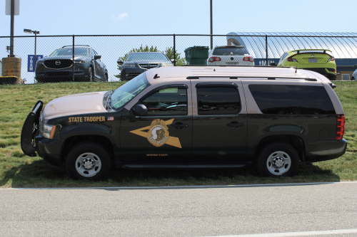 Additional photo  of New Hampshire State Police
                    Cruiser 87, a 2007-2014 Chevrolet Suburban                     taken by Kieran Egan