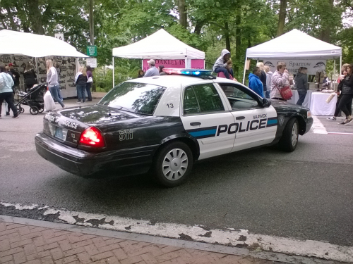 Additional photo  of Warwick Police
                    Cruiser P-13, a 2009-2011 Ford Crown Victoria Police Interceptor                     taken by @riemergencyvehicles