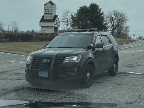 Additional photo  of Warwick Police
                    Cruiser P-12, a 2019 Ford Police Interceptor Utility                     taken by @riemergencyvehicles