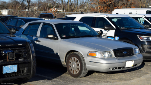 Additional photo  of Warwick Police
                    Unmarked Unit, a 2011 Ford Crown Victoria Police Interceptor                     taken by @riemergencyvehicles