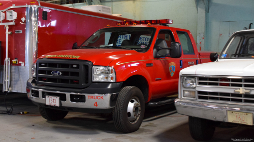 Additional photo  of North Kingstown Fire
                    Truck 4, a 2005 Ford F-350 4x4                     taken by Kieran Egan