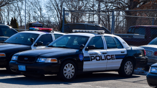 Additional photo  of Warwick Police
                    Cruiser R-70, a 2009-2011 Ford Crown Victoria Police Interceptor                     taken by @riemergencyvehicles