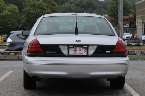 Additional photo  of Warwick Fire
                    Car 50, a 2011 Ford Crown Victoria Police Interceptor                     taken by @riemergencyvehicles