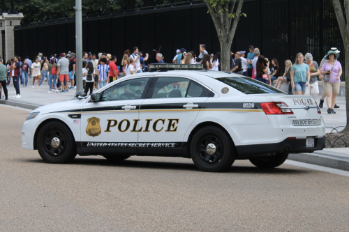 Additional photo  of United States Secret Service
                    Cruiser 0520, a 2013-2019 Ford Police Interceptor Sedan                     taken by @riemergencyvehicles