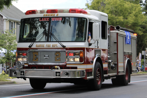 Additional photo  of Warwick Fire
                    Engine 2, a 2004 American LaFrance Eagle                     taken by Kieran Egan