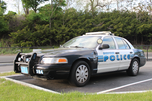 Additional photo  of Medford Police
                    Cruiser 324, a 2010 Ford Crown Victoria Police Interceptor                     taken by @riemergencyvehicles