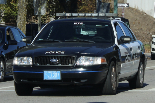 Additional photo  of Warwick Police
                    Cruiser R-72, a 2009-2011 Ford Crown Victoria Police Interceptor                     taken by Kieran Egan
