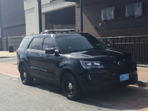 Additional photo  of Warwick Police
                    Cruiser P-26, a 2019 Ford Police Interceptor Utility                     taken by @riemergencyvehicles
