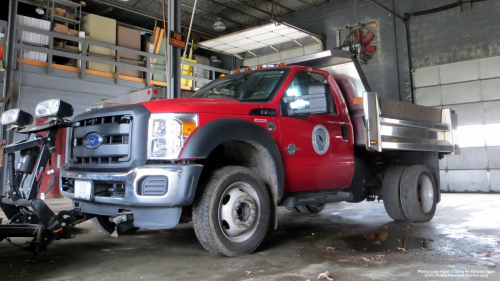 Additional photo  of Warren Public Works
                    Truck 232, a 2011-2013 Ford F-550                     taken by Kieran Egan