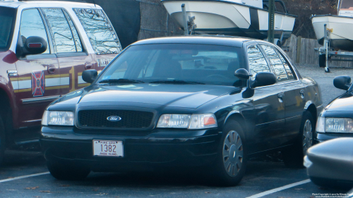 Additional photo  of Warwick Fire
                    Car 51, a 2006-2008 Ford Crown Victoria Police Interceptor                     taken by @riemergencyvehicles