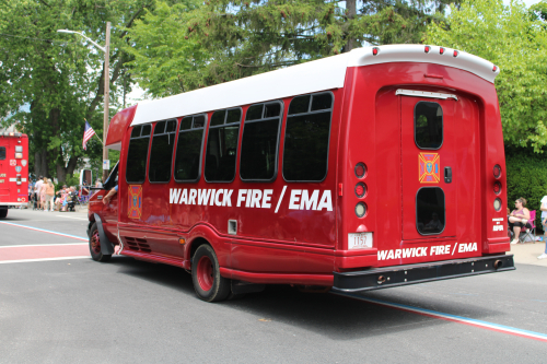 Additional photo  of Warwick Fire
                    Transport Bus, a 1997-2007 Ford E-450 Bus                     taken by @riemergencyvehicles