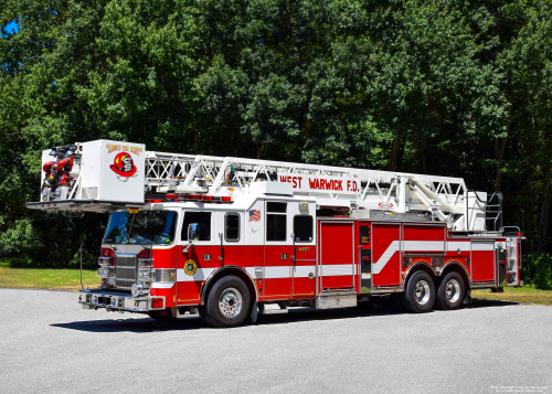 Additional photo  of West Warwick Fire
                    Ladder 1, a 2000 Pierce Lance                     taken by Kieran Egan