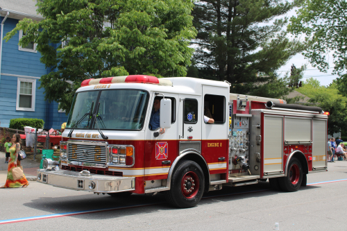 Additional photo  of Warwick Fire
                    Engine 2, a 2004 American LaFrance Eagle                     taken by Kieran Egan