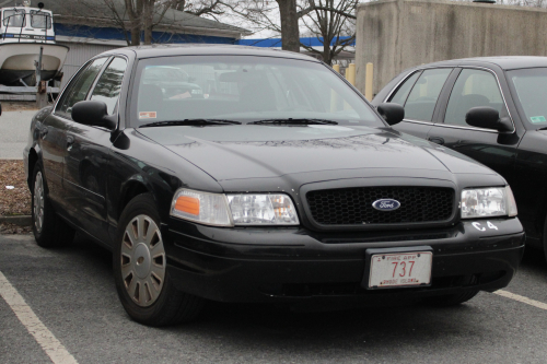 Additional photo  of Warwick Fire
                    Car 4, a 2006-2008 Ford Crown Victoria Police Interceptor                     taken by Kieran Egan