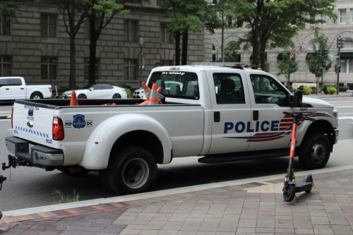 Additional photo  of Metropolitan Police Department of the District of Columbia
                    Cruiser 9647, a 2016 Ford F-350 CrewCab 4x4                     taken by @riemergencyvehicles