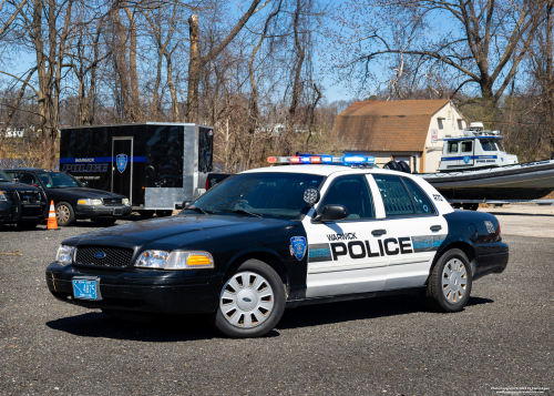 Additional photo  of Warwick Police
                    Cruiser R-70, a 2009-2011 Ford Crown Victoria Police Interceptor                     taken by @riemergencyvehicles