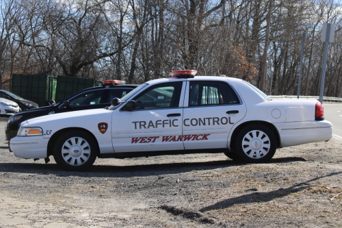 Additional photo  of West Warwick Police
                    Car 33, a 2007 Ford Crown Victoria Police Interceptor                     taken by Kieran Egan