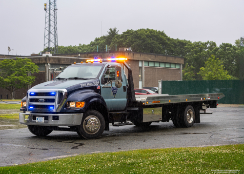 Additional photo  of Massachusetts State Police
                    Truck 2001, a 2004 Ford F-650                     taken by Kieran Egan