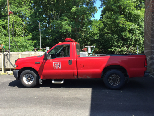Additional photo  of Warwick Fire
                    Utility 2, a 1999-2004 Ford F-250                     taken by @riemergencyvehicles