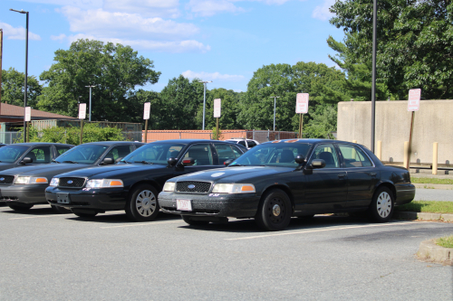 Additional photo  of Warwick Fire
                    Car 33, a 2006-2008 Ford Crown Victoria Police Interceptor                     taken by @riemergencyvehicles