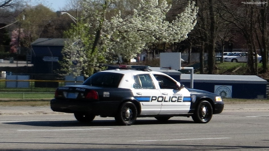 A photo  of Warwick Police
            Car 16, a 2009-2011 Ford Crown Victoria Police Interceptor             taken by Kieran Egan