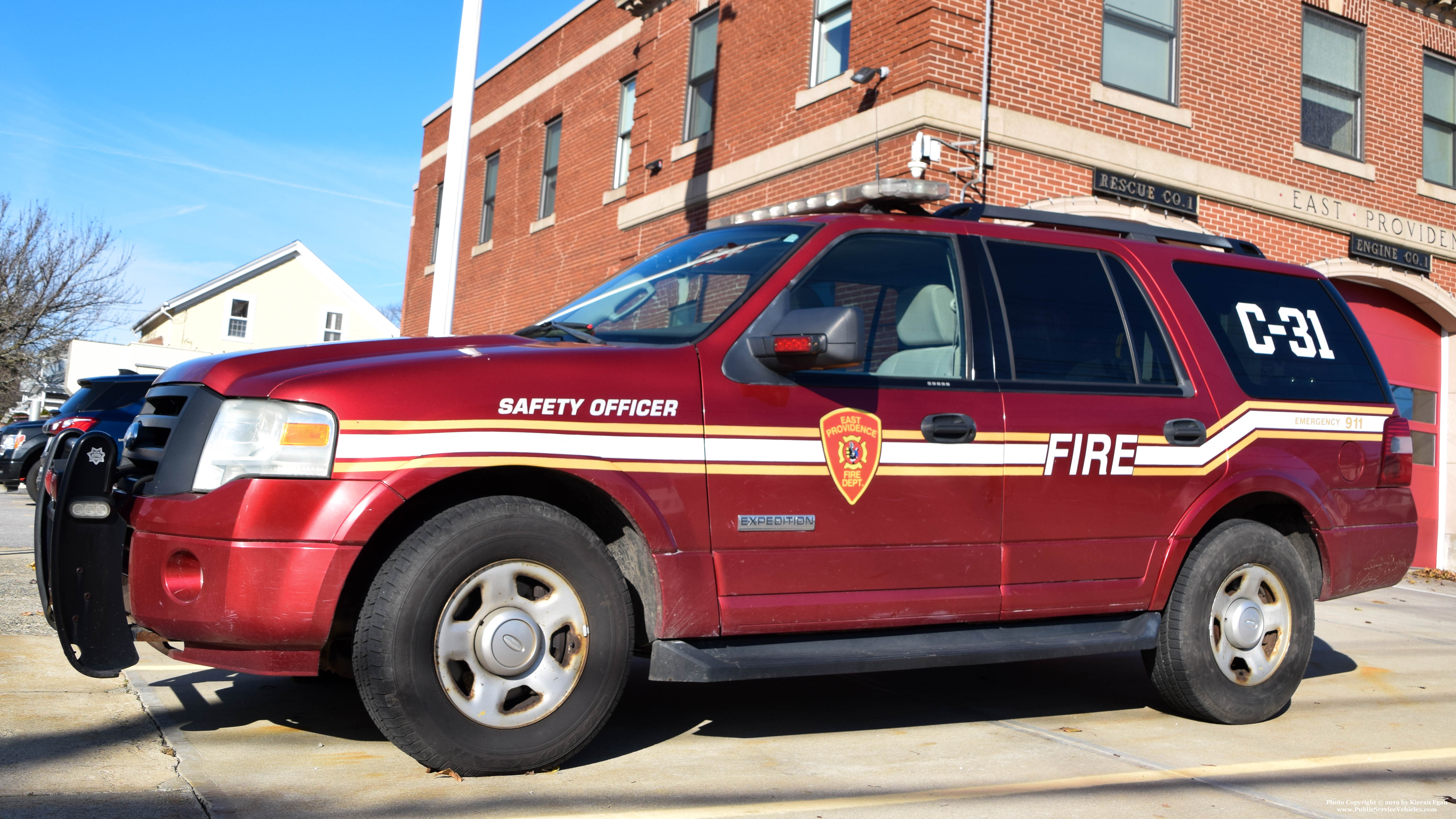 A photo  of East Providence Fire
            Car 31, a 2008 Ford Expedition XLT             taken by Kieran Egan