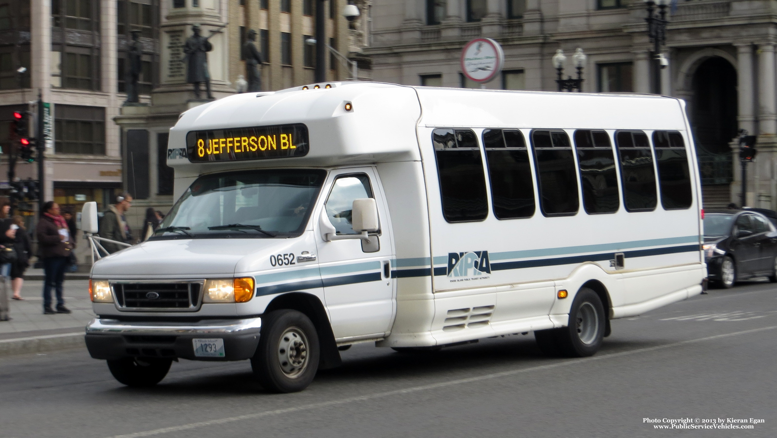 A photo  of Rhode Island Public Transit Authority
            Flex Van 0652, a 2006 Ford E-450 Bus             taken by Kieran Egan