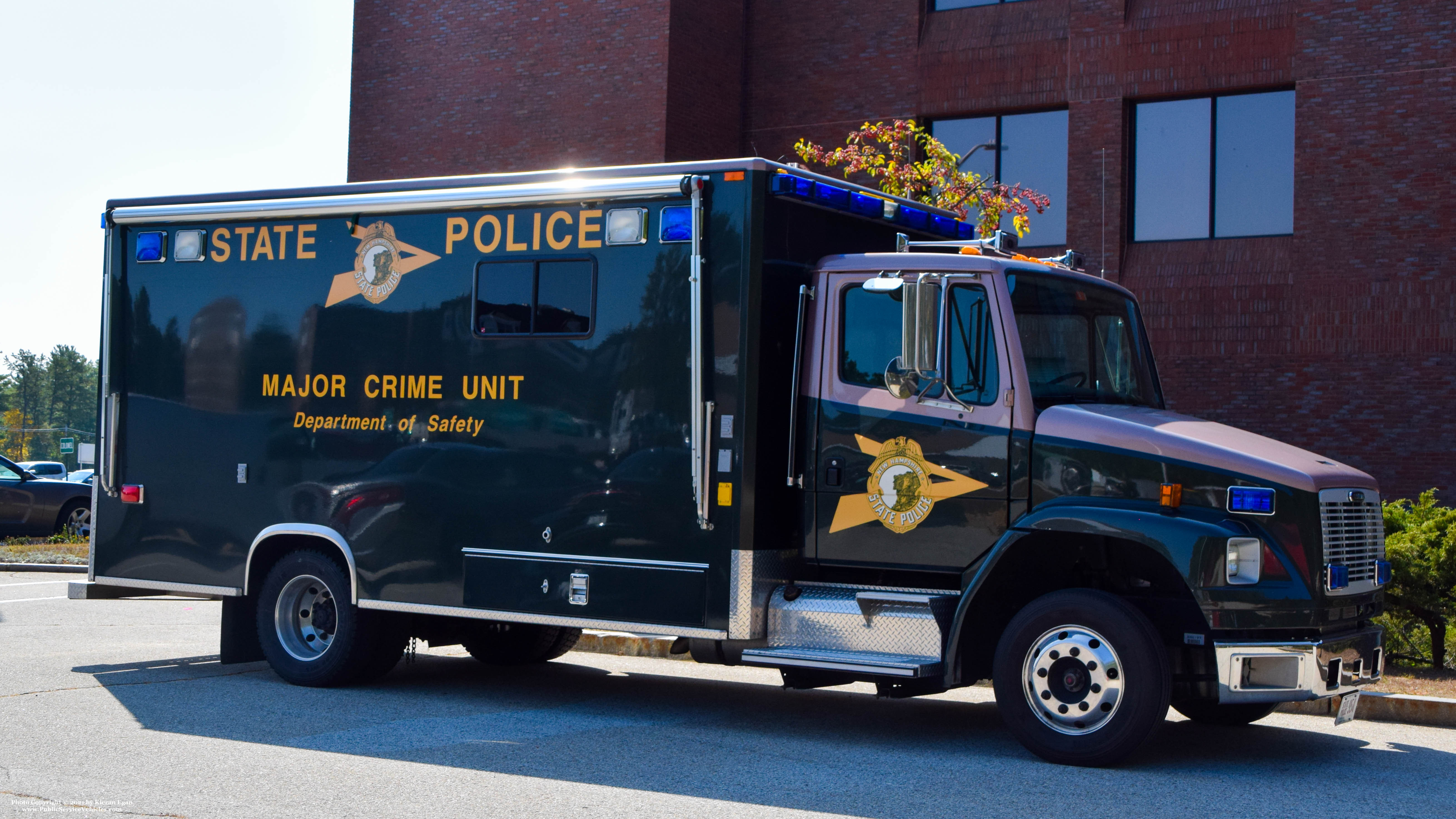 A photo  of New Hampshire State Police
            Truck 954, a 1991-2007 Freightliner             taken by Kieran Egan