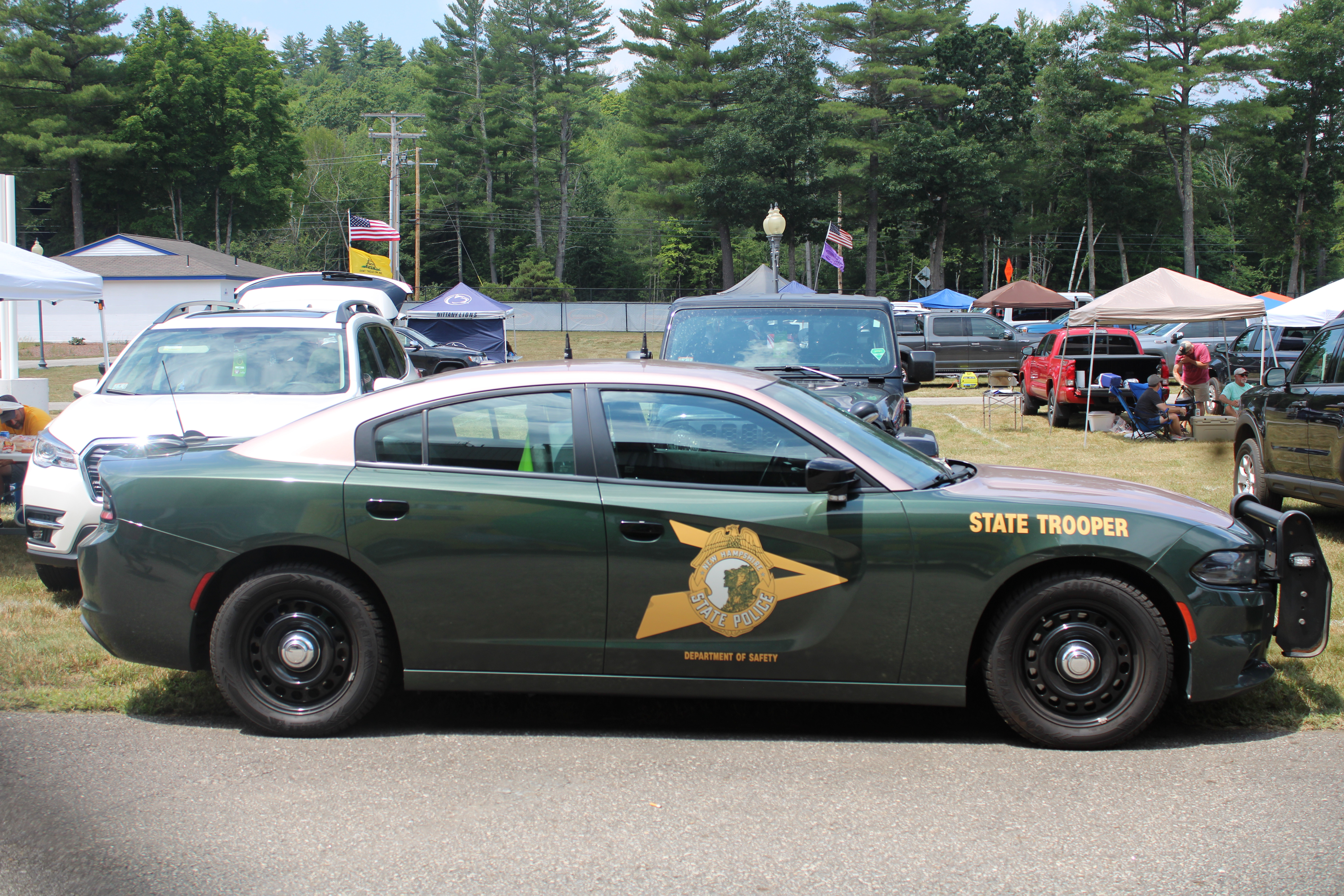 A photo  of New Hampshire State Police
            Cruiser 18, a 2017-2021 Dodge Charger             taken by @riemergencyvehicles