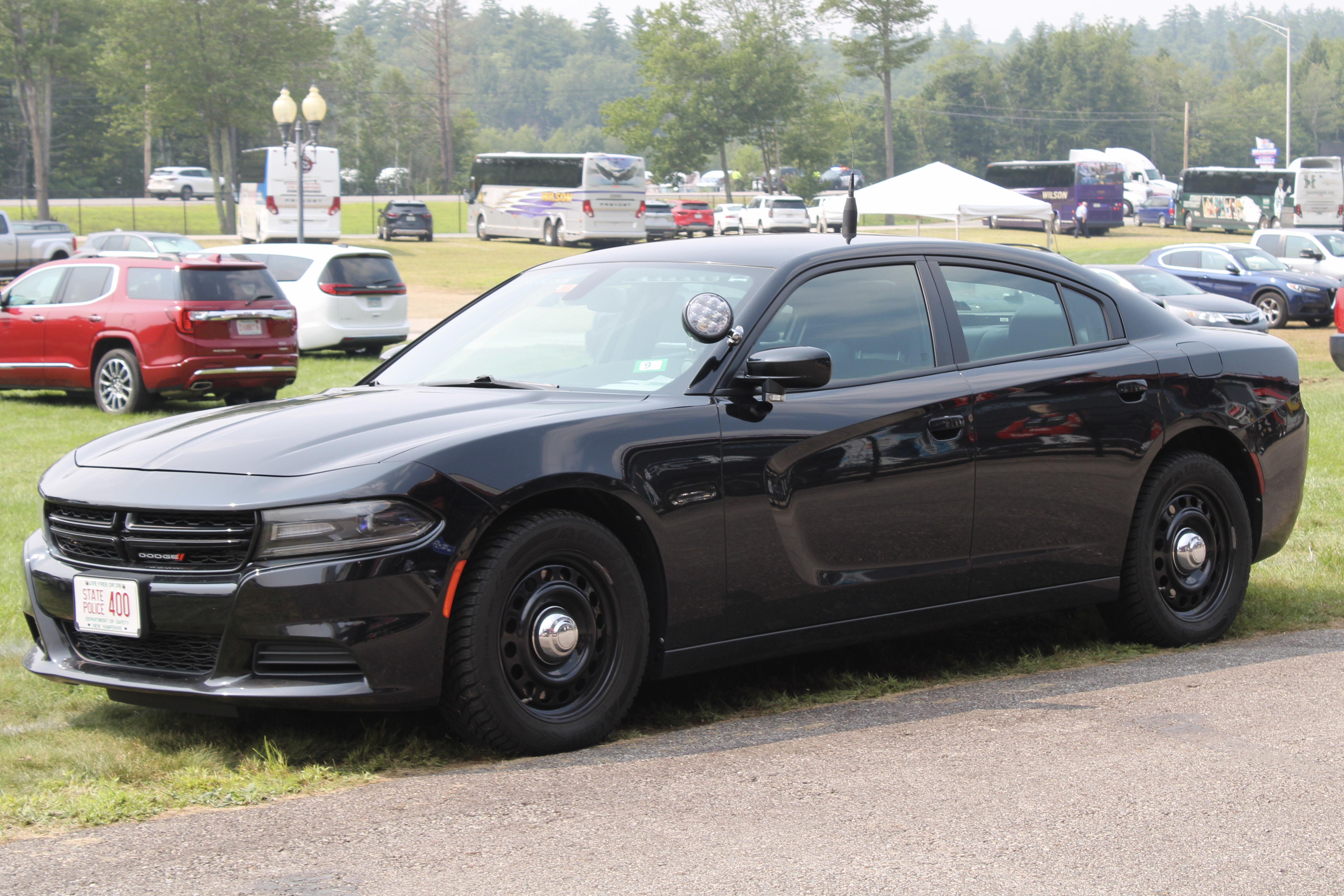 A photo  of New Hampshire State Police
            Cruiser 400, a 2015-2022 Dodge Charger             taken by @riemergencyvehicles